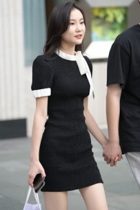 黑色短裙气质女友