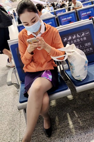 高铁站的灰丝